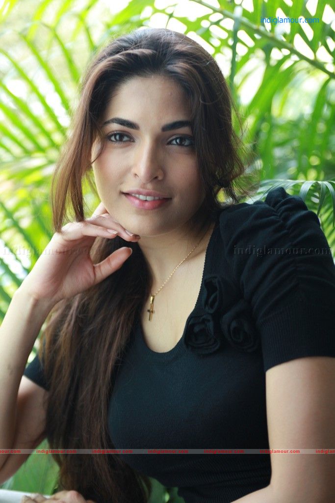 Parvathy Omanakuttan Actress hd photo