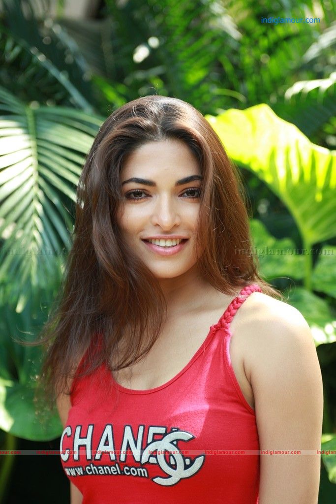 Parvathy Omanakuttan Actress hd photo