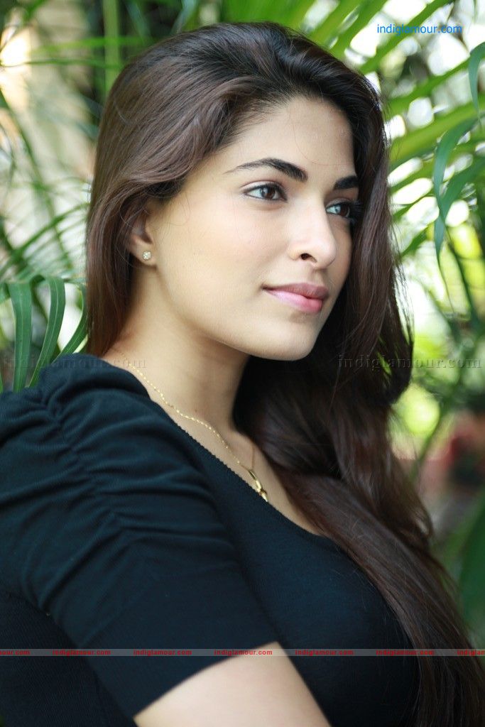 Parvathy Omanakuttan Actress hd photo