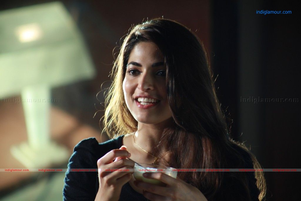 Parvathy Omanakuttan Actress hd photo