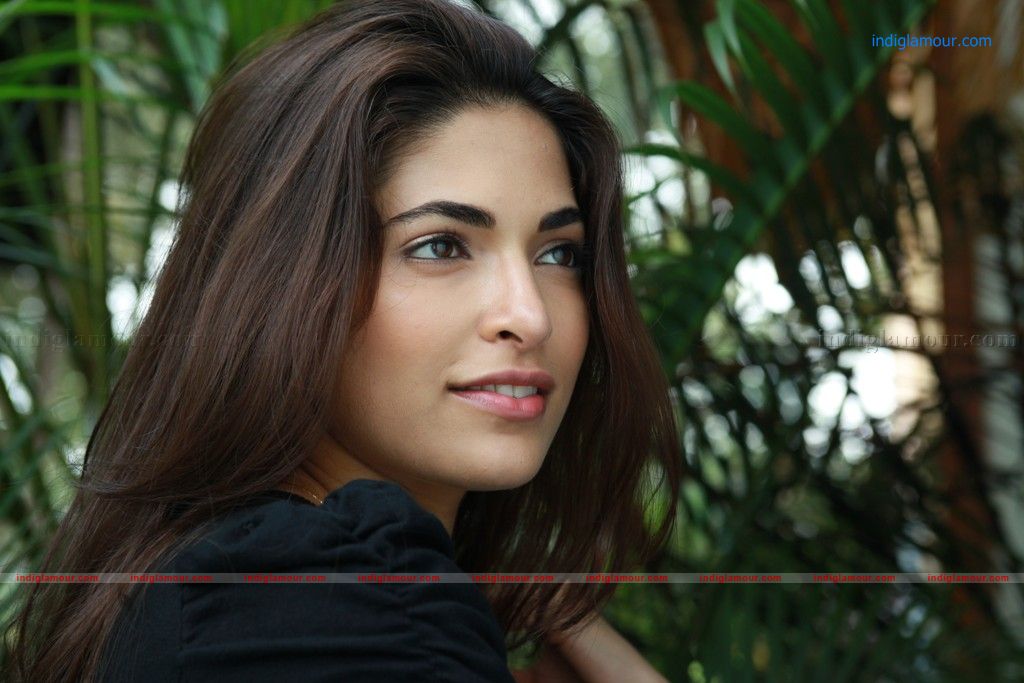 Parvathy Omanakuttan Actress hd photo