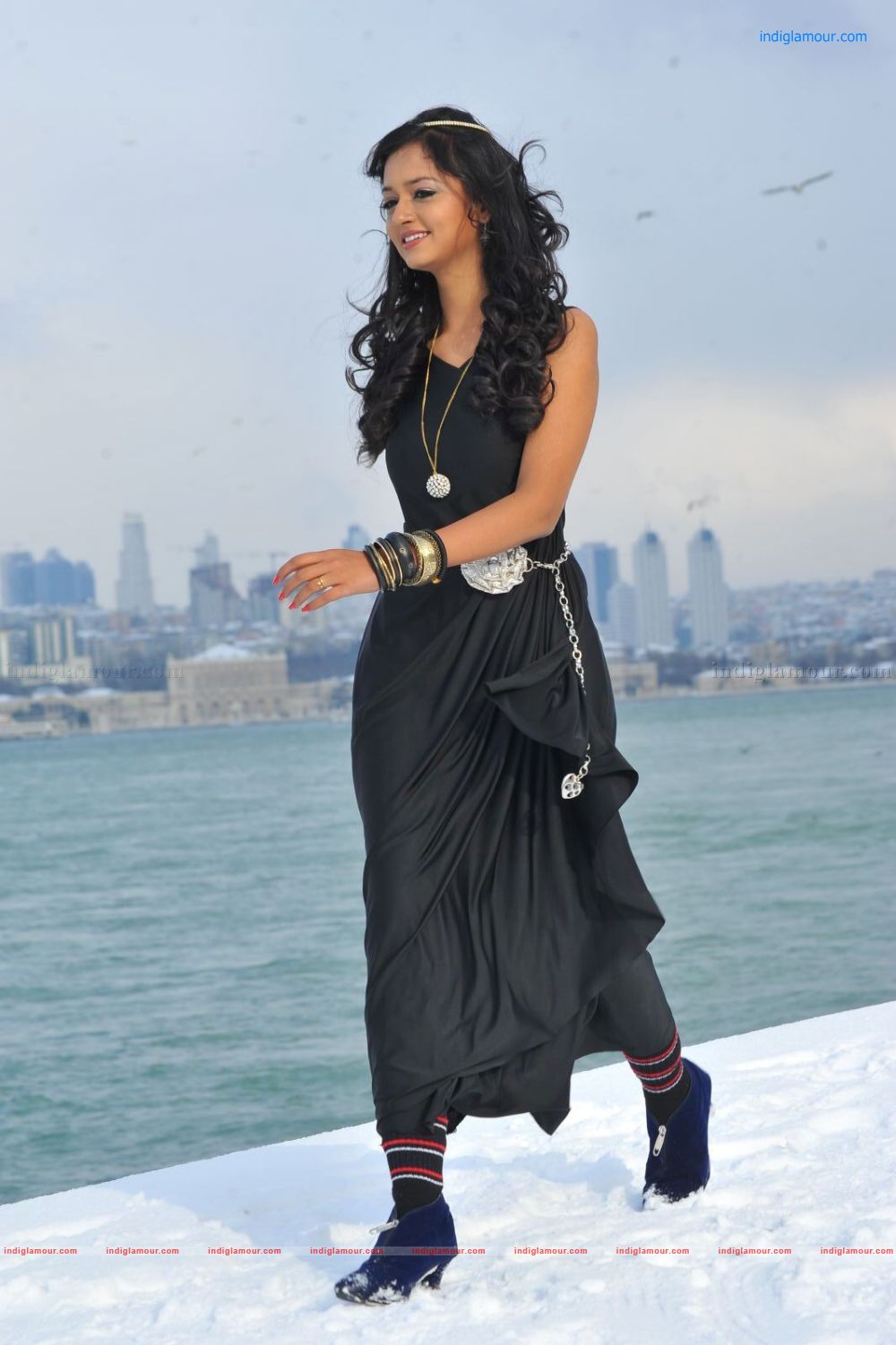 Shanvi Actress hd photo