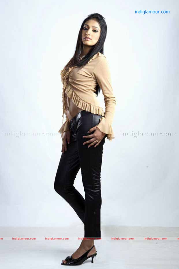 Hari Priya Actress hd photo