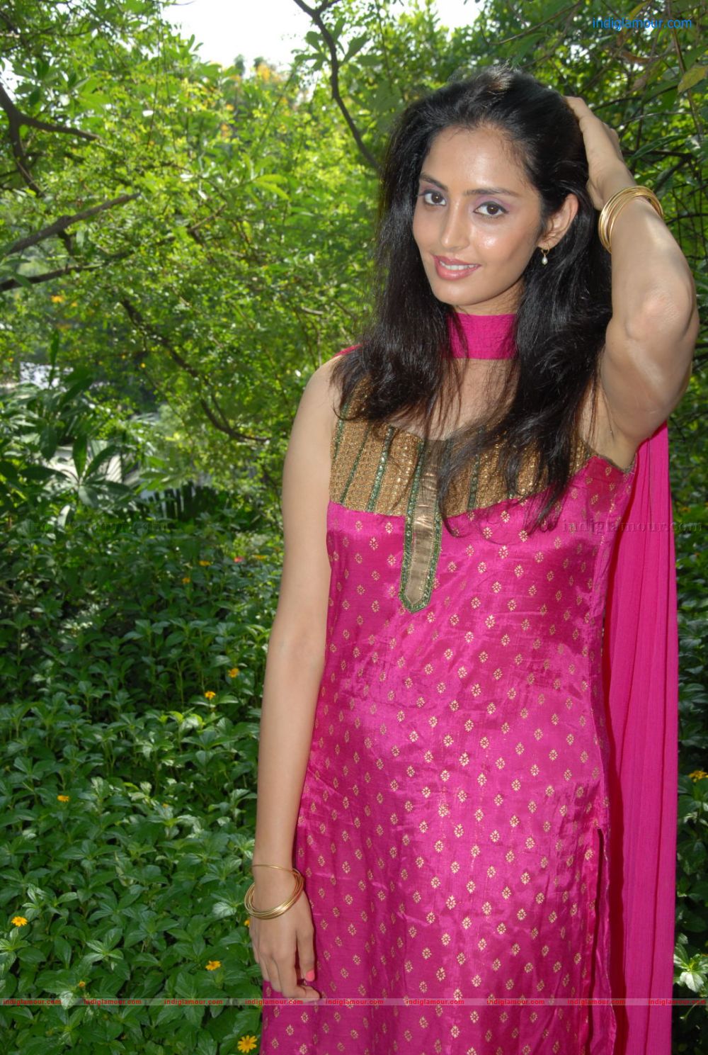Yashika Actress hd photo