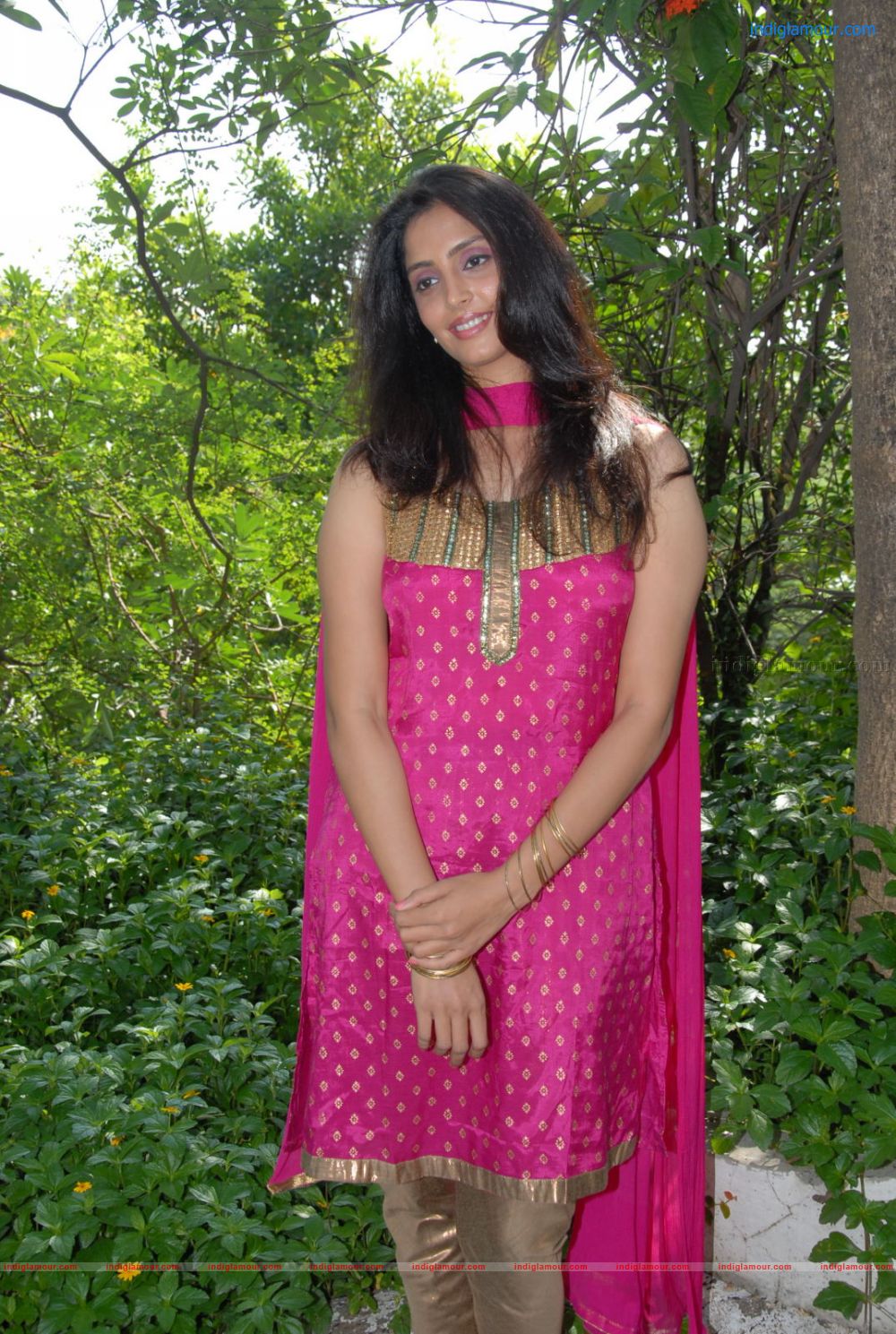 Yashika Actress hd photo