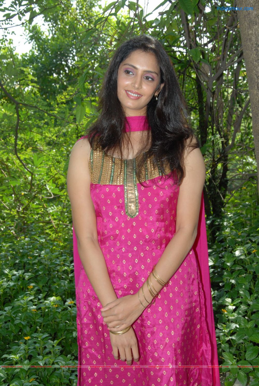 Yashika Actress hd photo