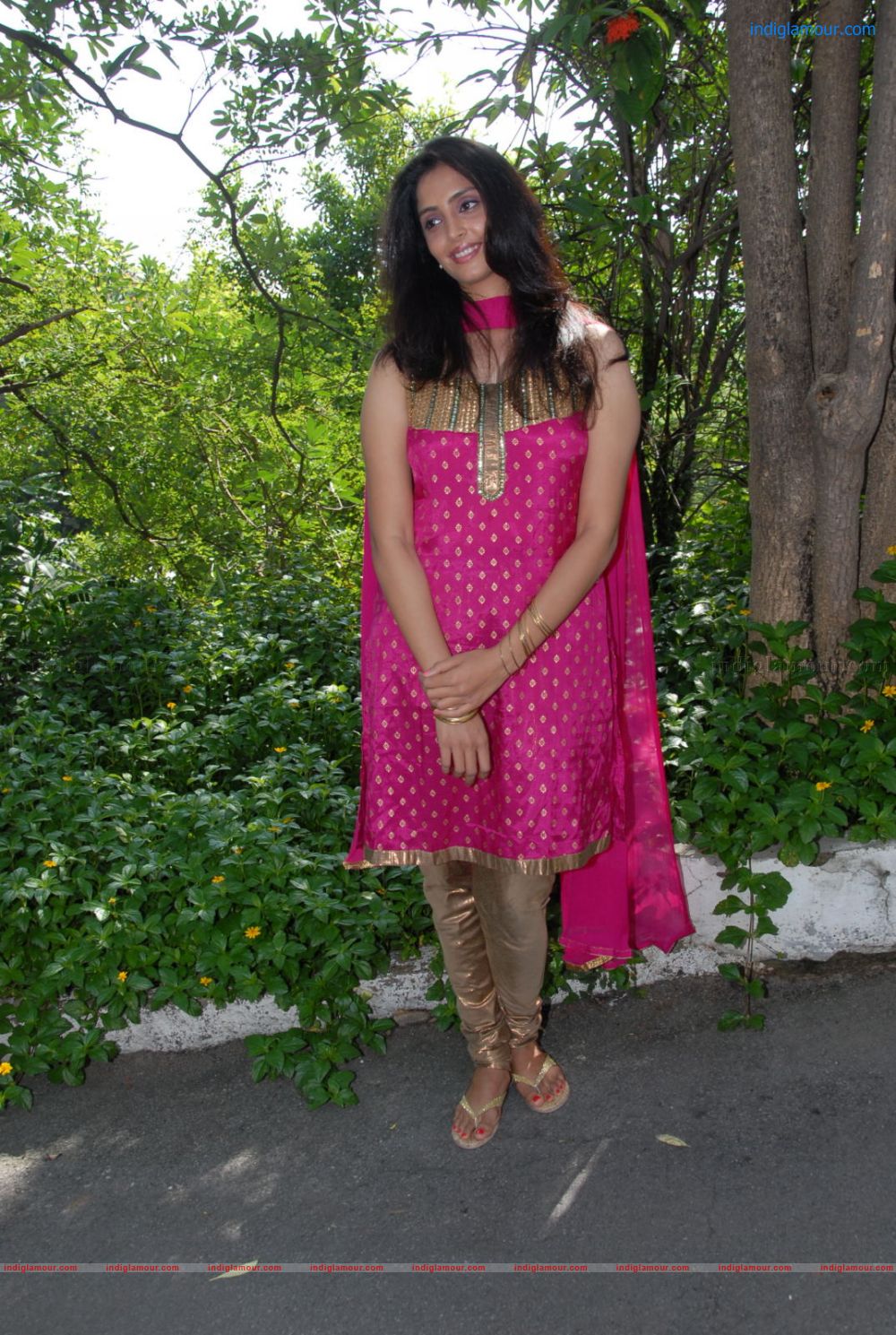 Yashika Actress hd photo