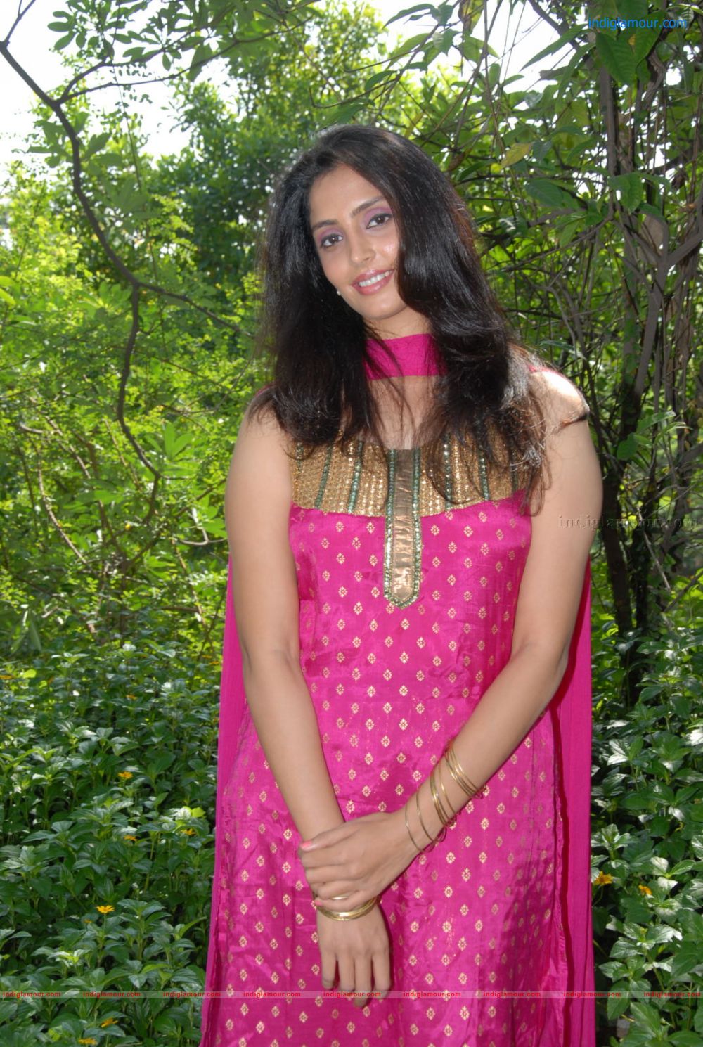 Yashika Actress hd photo