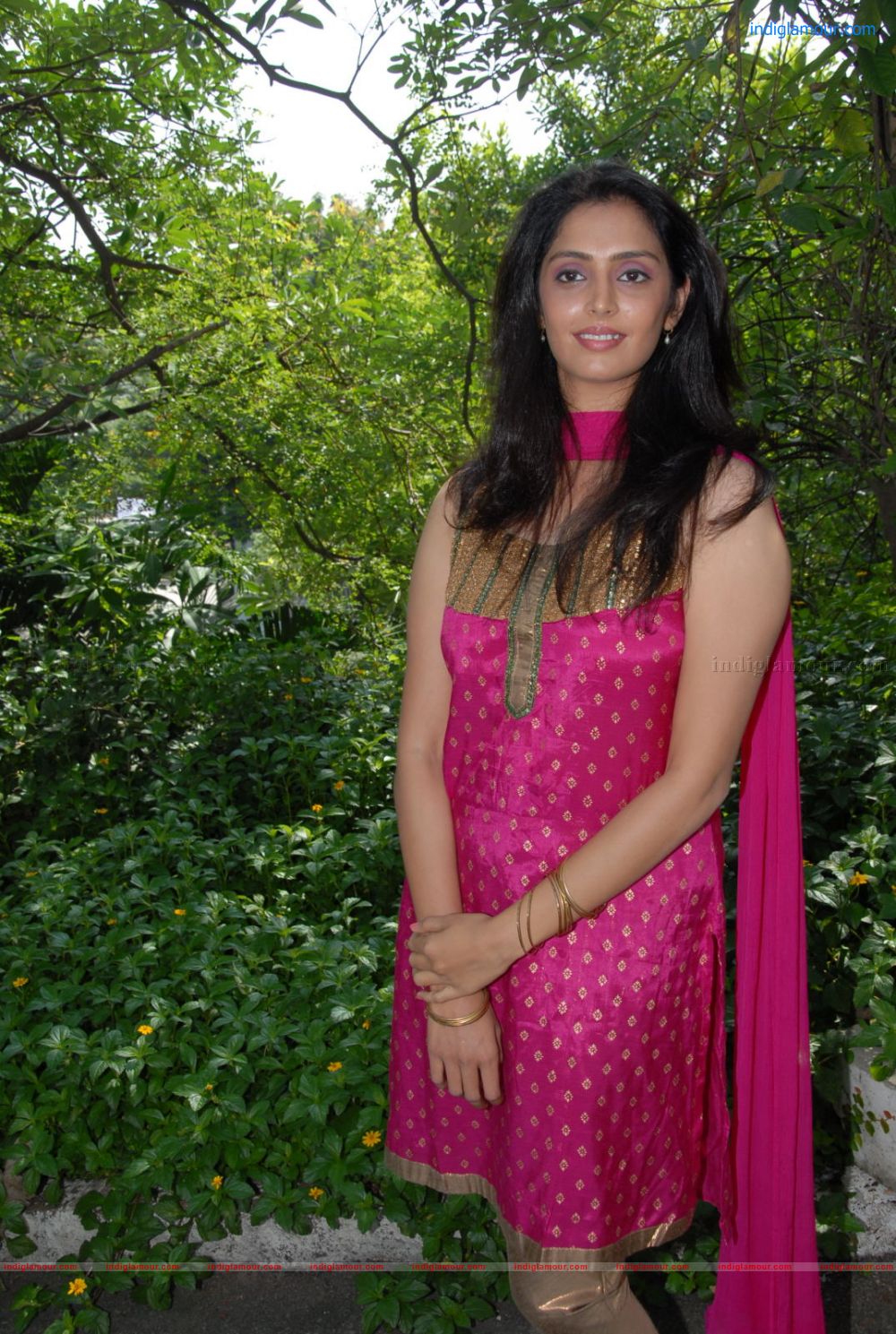 Yashika Actress hd photo