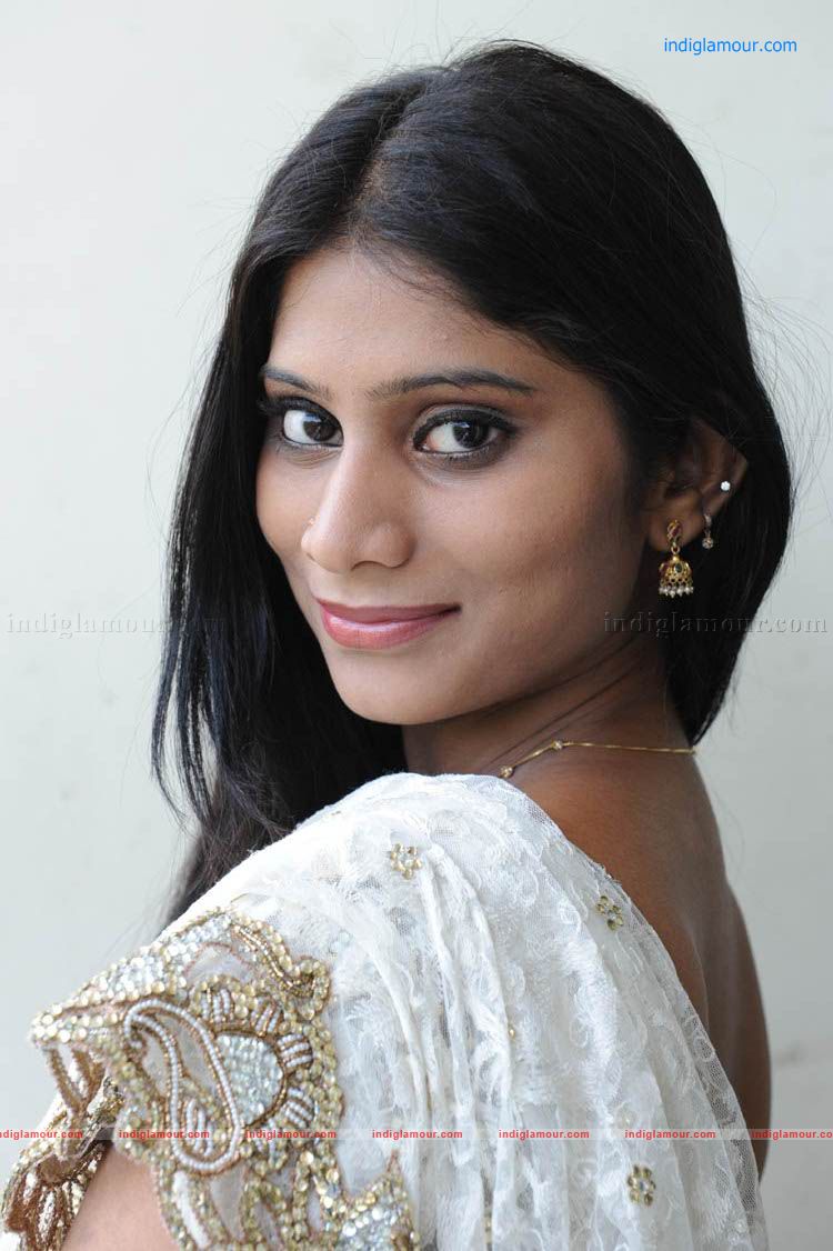 Midhuna Actress hd photo