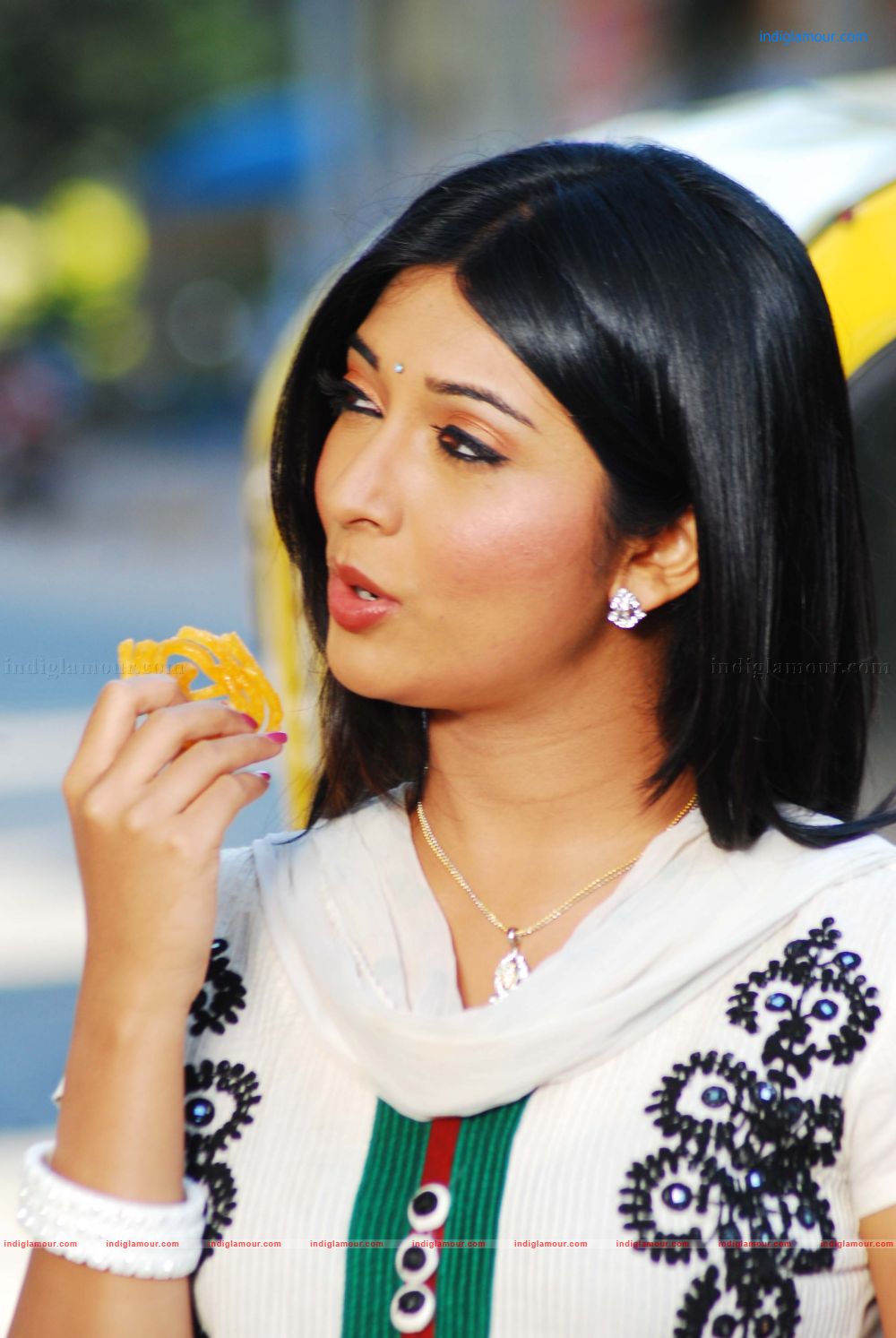 Radhika Pandit Actress hd photo