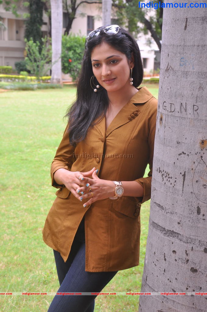 Hari Priya Actress hd photo