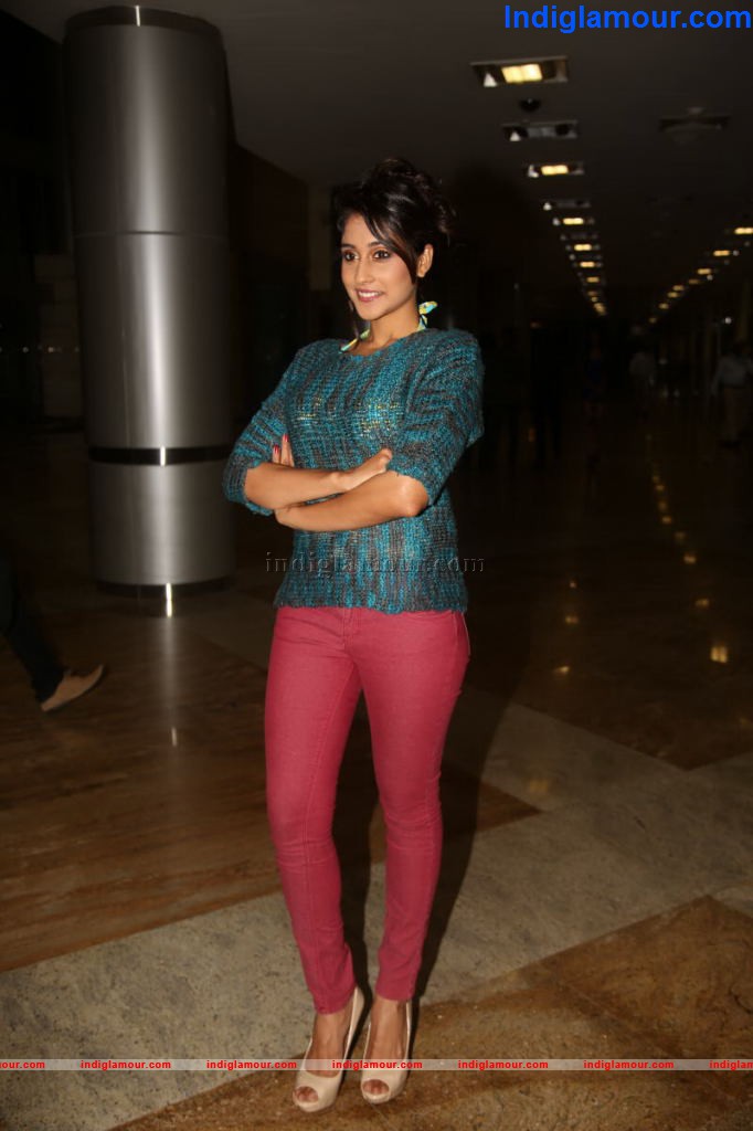 Regina Cassandra Actress hd photo