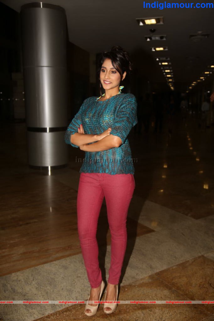 Regina Cassandra Actress hd photo