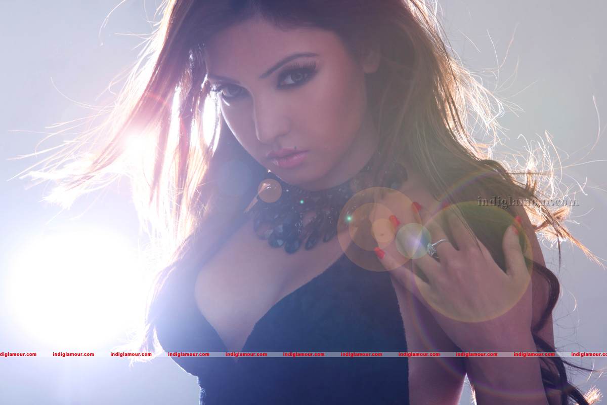 Komal Actress hd photo