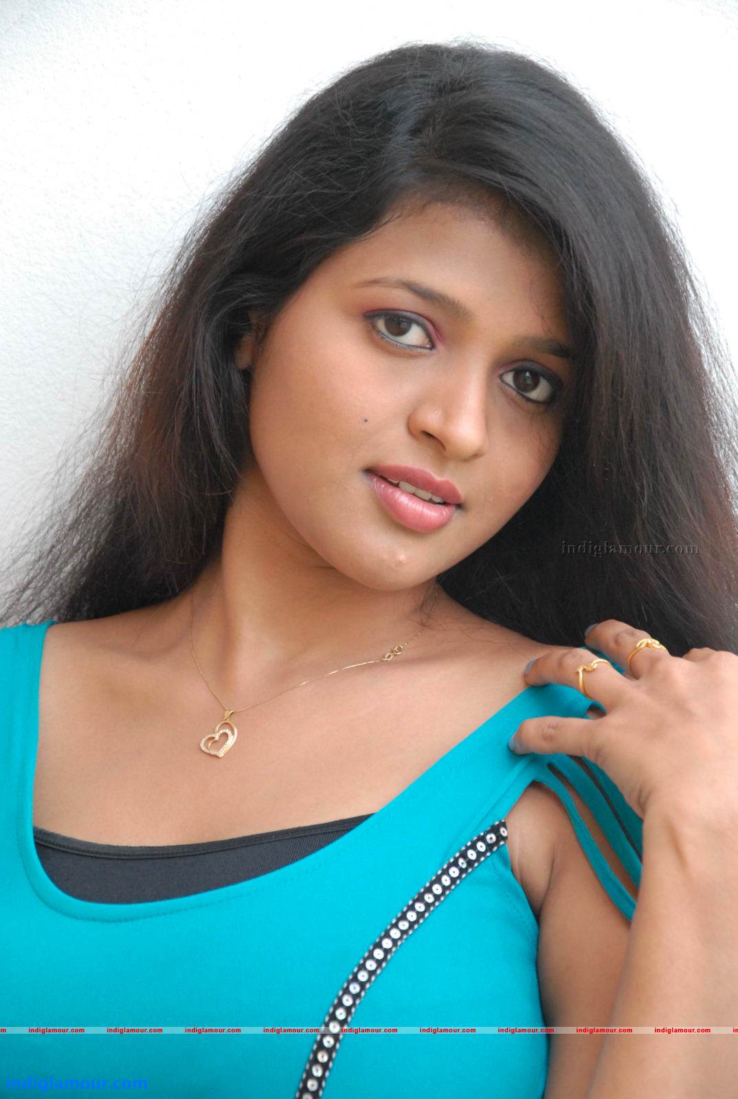 Aswi Actress hd photo