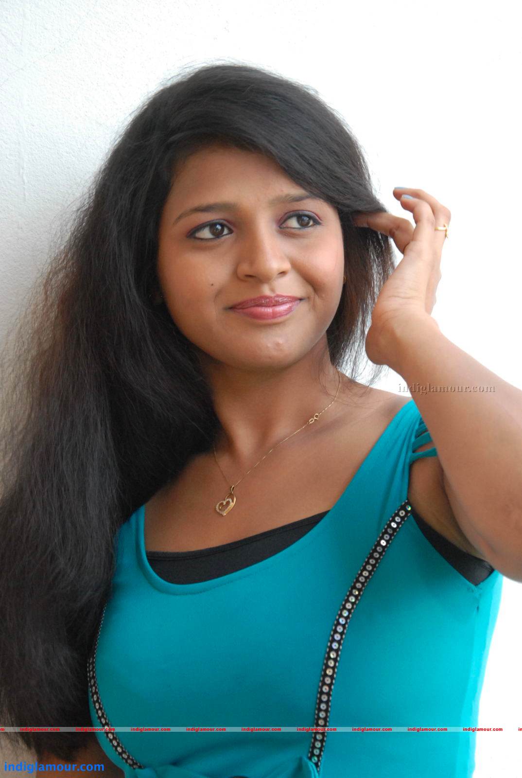 Aswi Actress hd photo