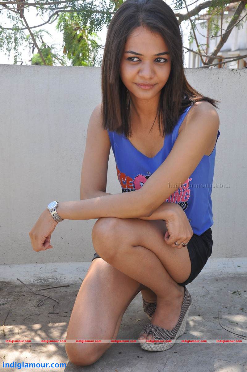 Henna Chopra Actress hd photo