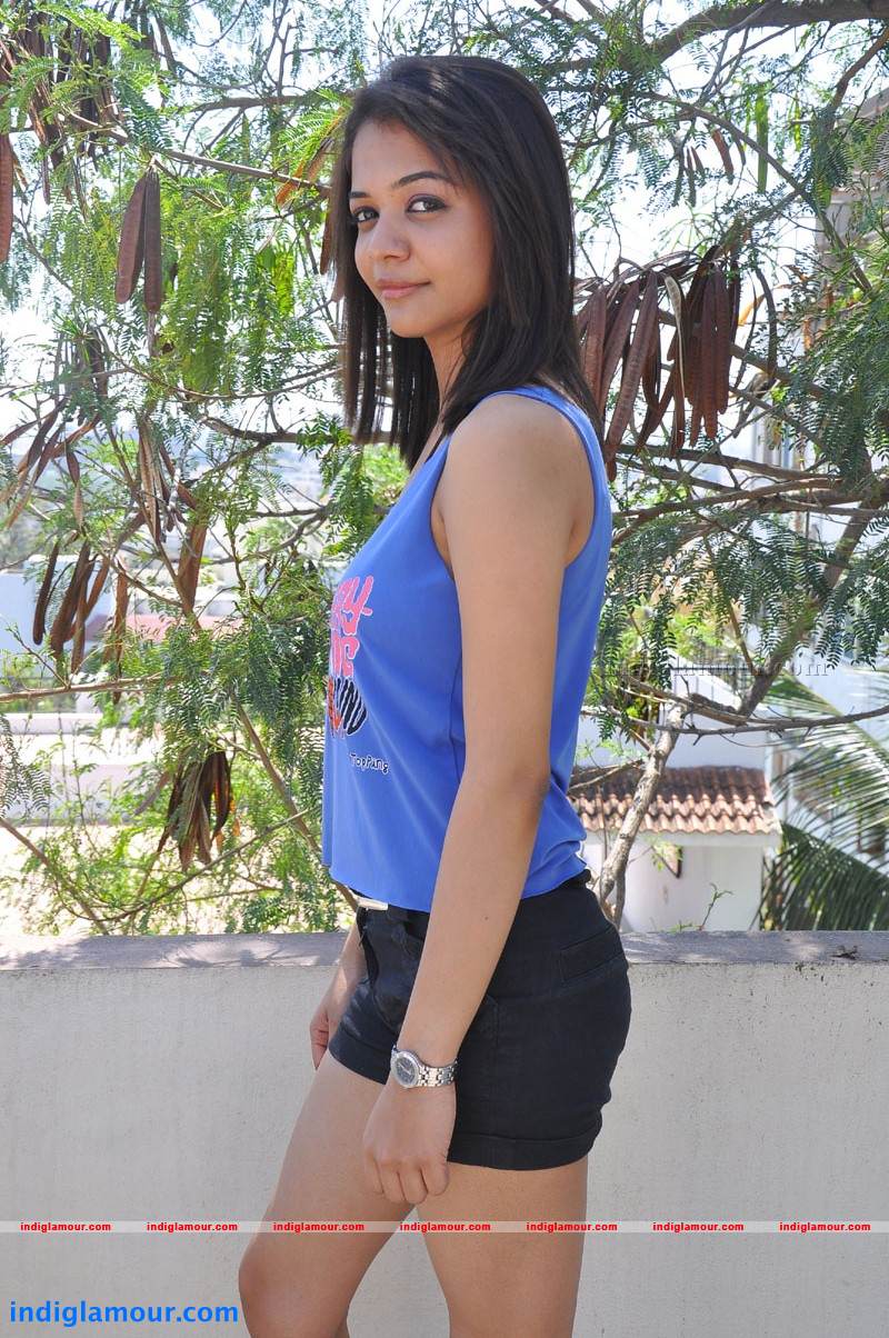 Henna Chopra Actress hd photo
