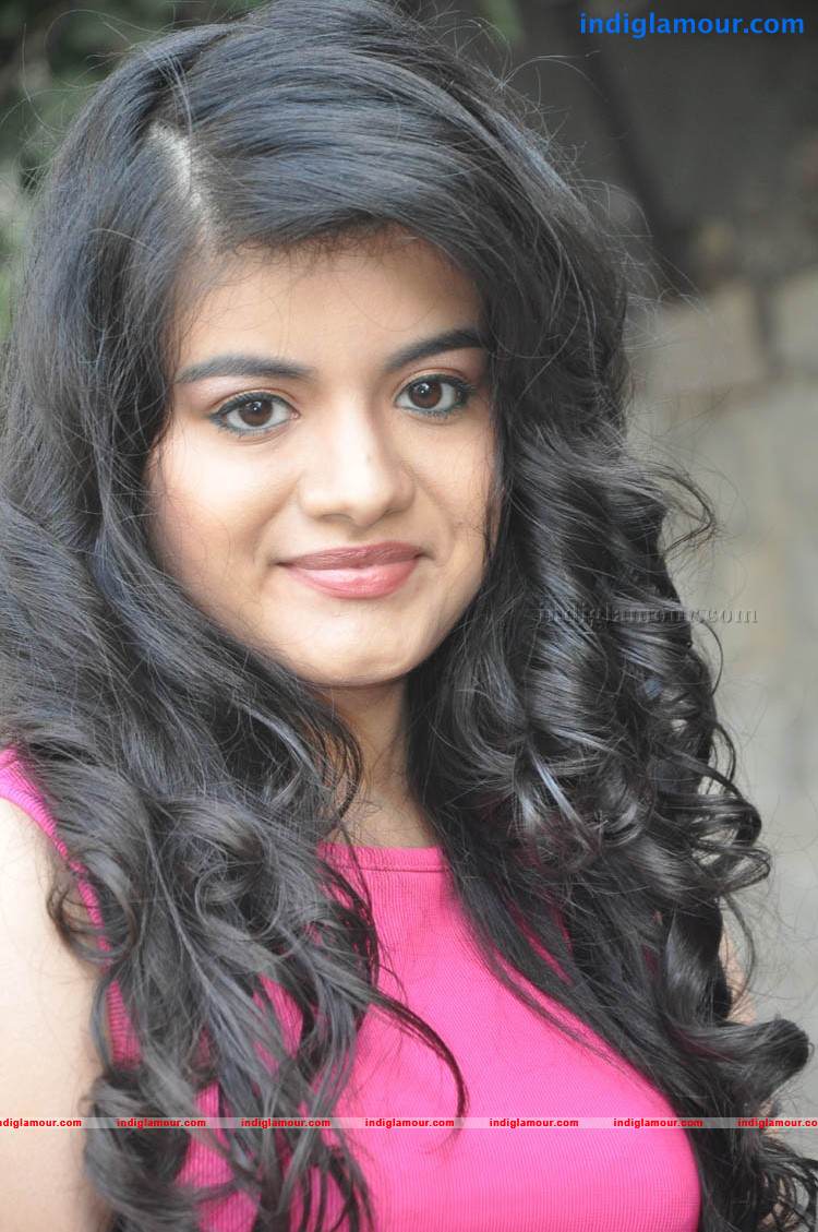 Meenakshi Actress hd photo