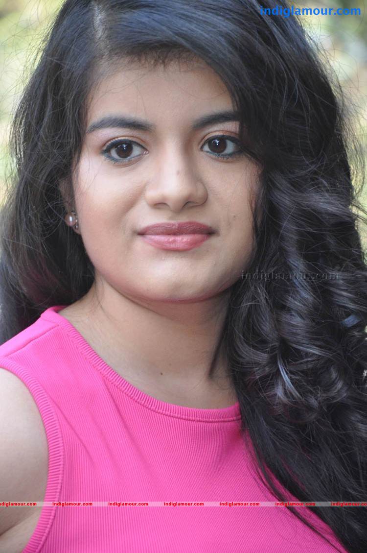 Meenakshi Actress hd photo