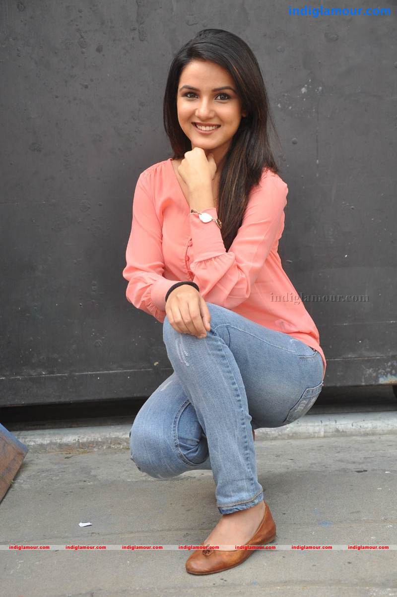 Jasmine Actress hd photo