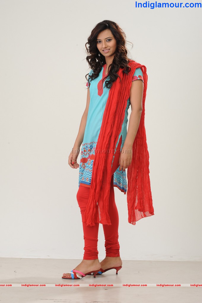 Isha Chawla Actress hd photo