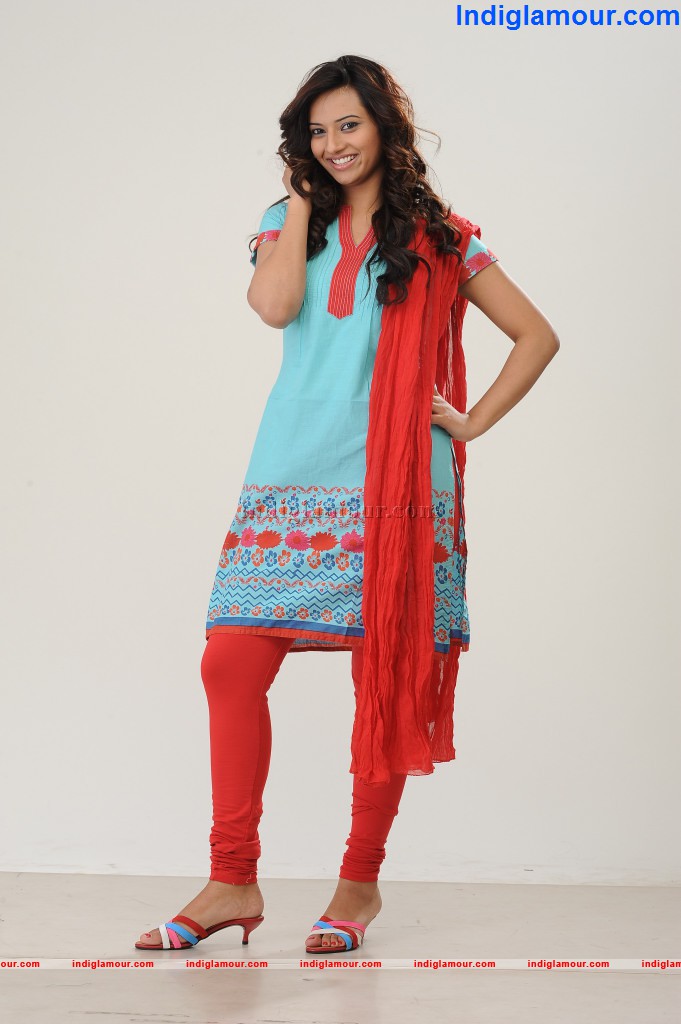 Isha Chawla Actress hd photo