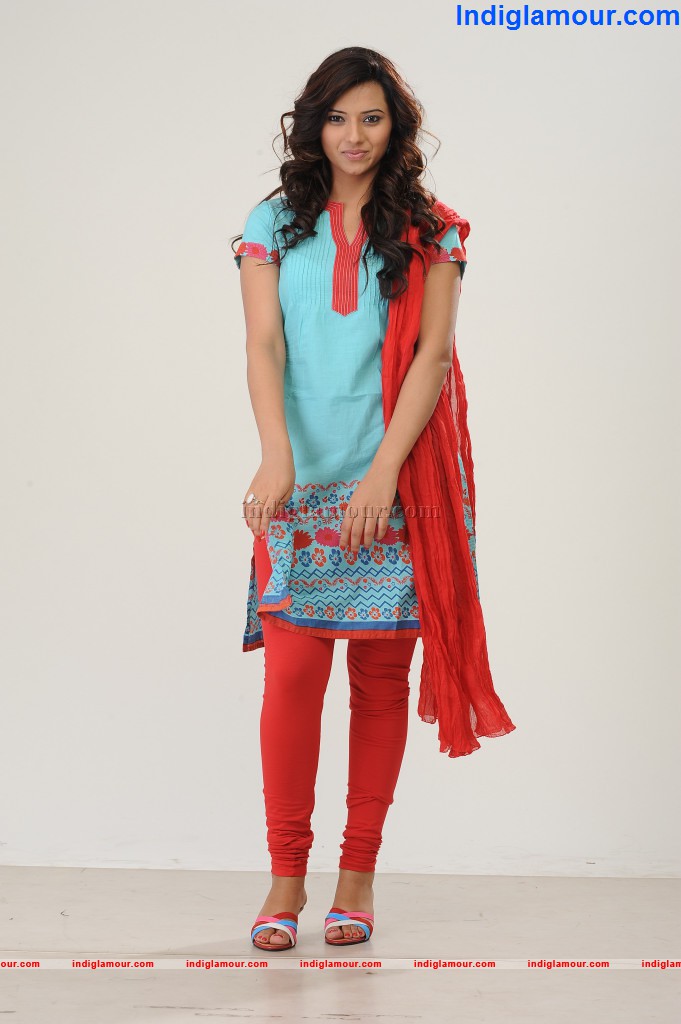 Isha Chawla Actress hd photo
