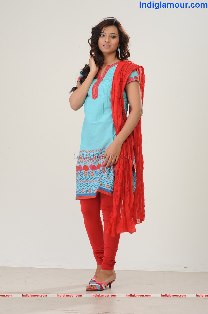 Isha Chawla Actress hd photo