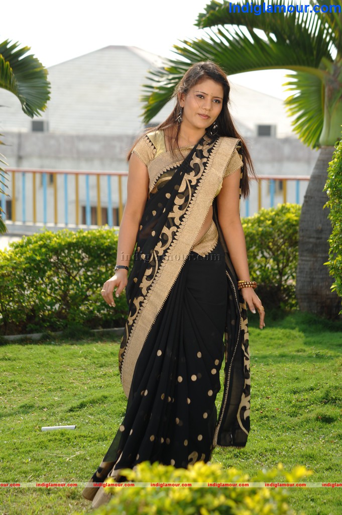 Siri Actress hd photo