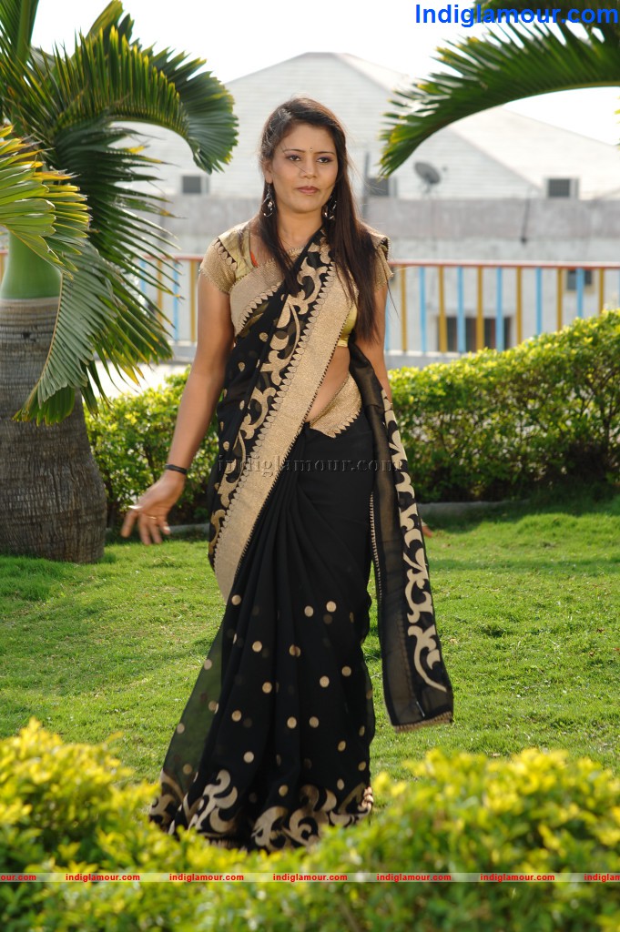 Siri Actress hd photo