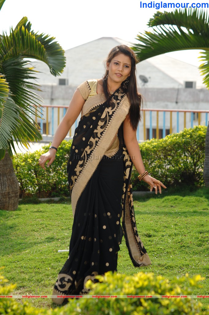 Siri Actress hd photo