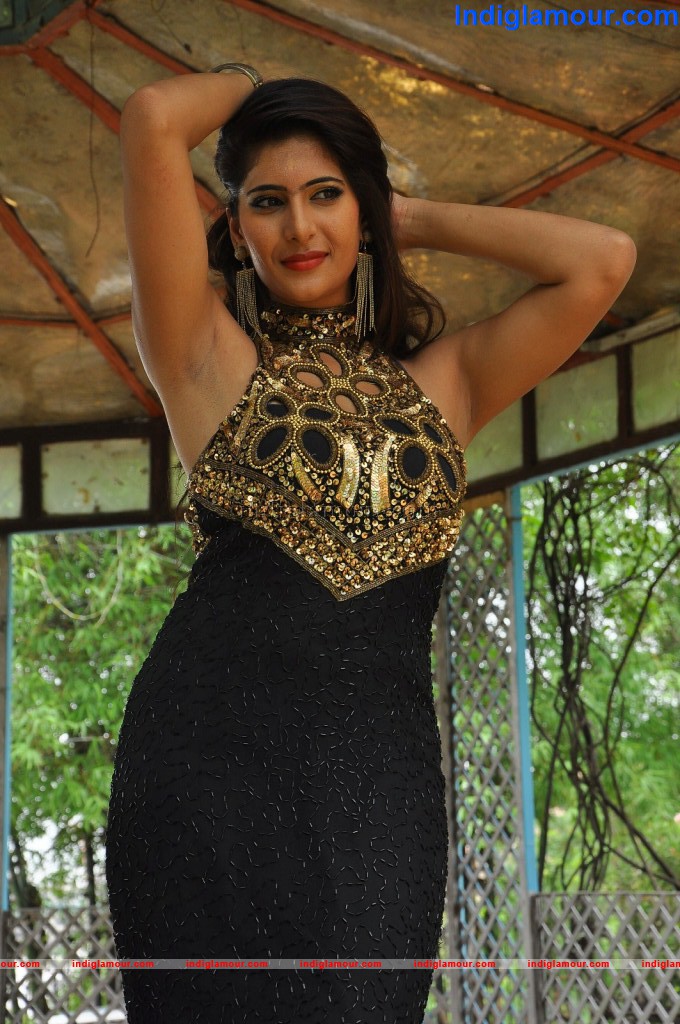 Neha Saxena Actress hd photo