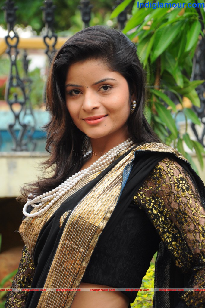 Gehana Actress hd photo