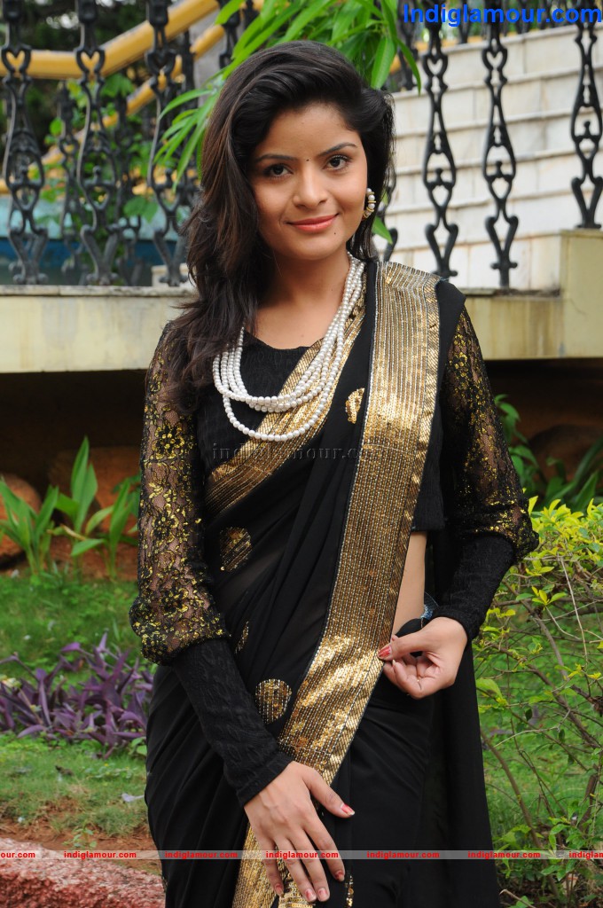 Gehana Actress hd photo