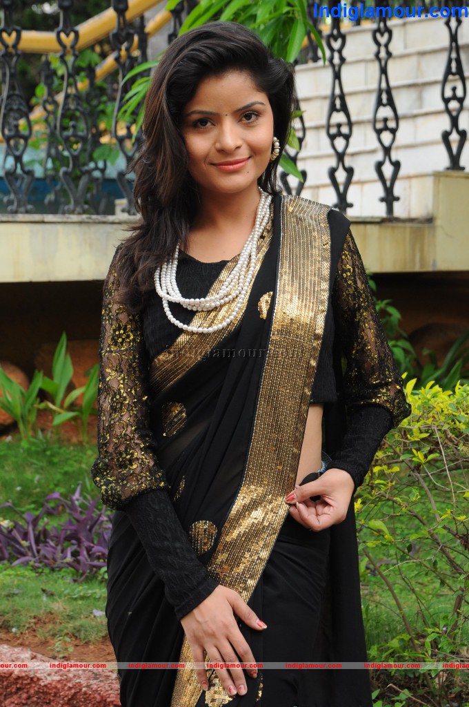 Gehana Actress hd photo