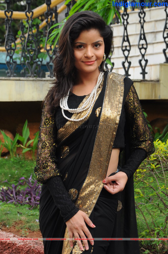 Gehana Actress hd photo