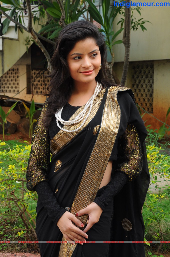Gehana Actress hd photo