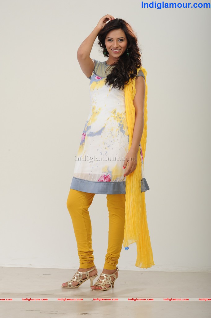 Isha Chawla Actress hd photo