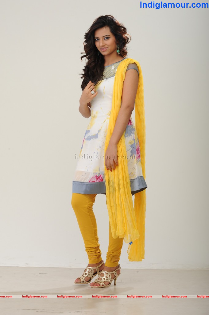 Isha Chawla Actress hd photo