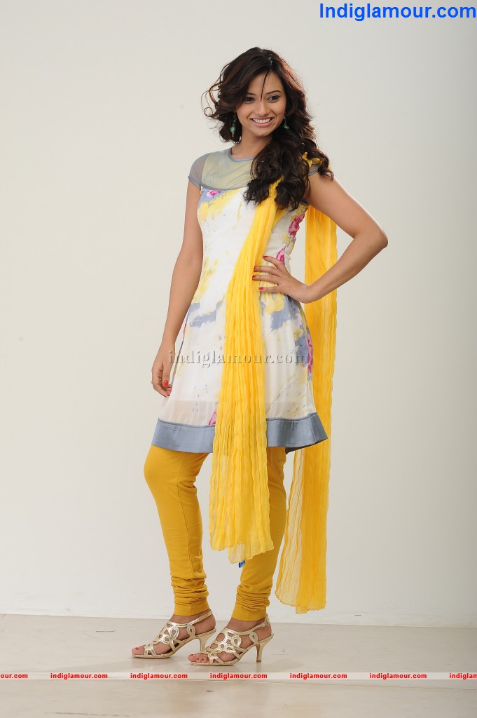 Isha Chawla Actress hd photo