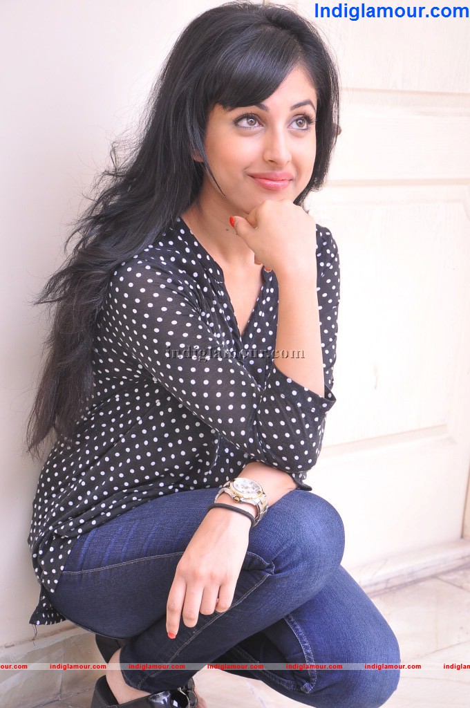 Priya Banerjee Actress hd photo