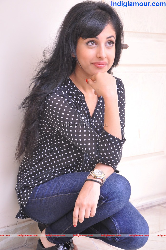 Priya Banerjee Actress hd photo