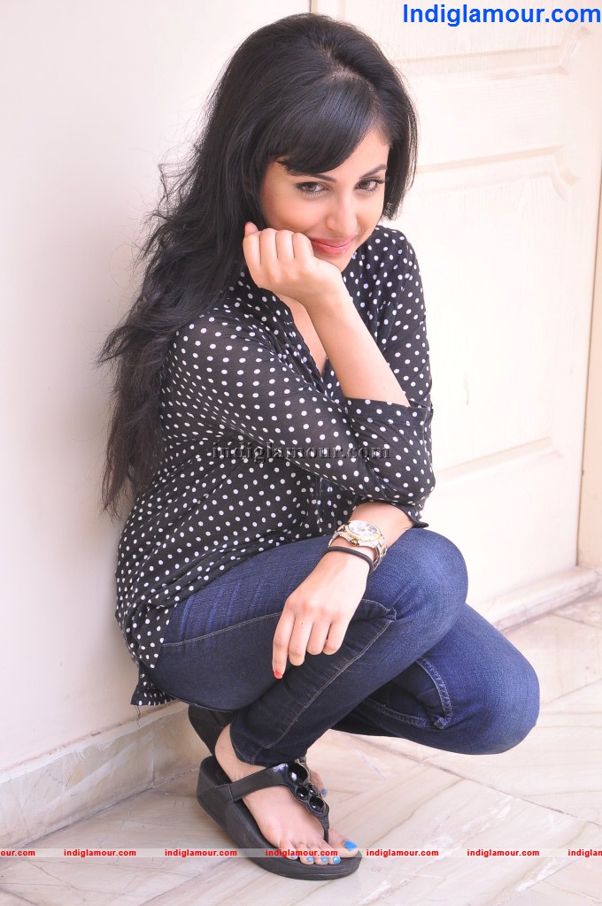Priya Banerjee Actress hd photo