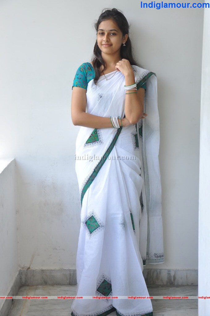 Sri Divya Actress hd photo