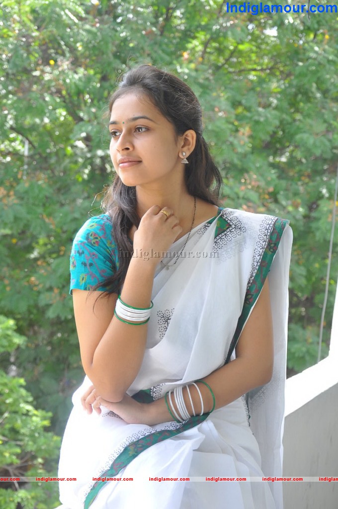 Sri Divya Actress hd photo