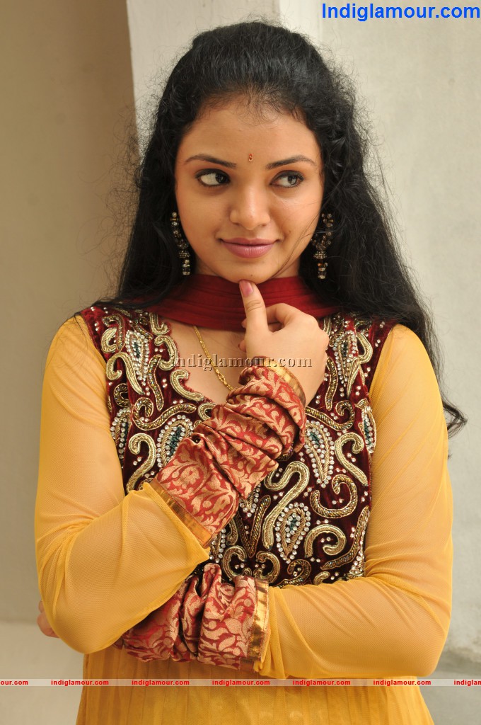 Supraja Actress hd photo