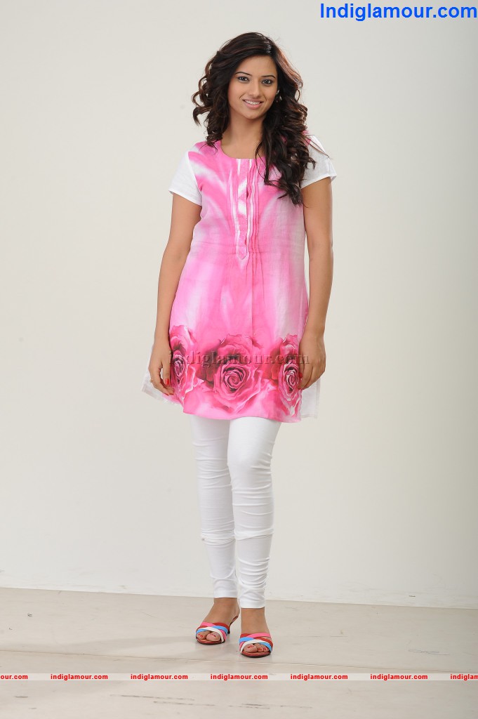 Isha Chawla Actress hd photo
