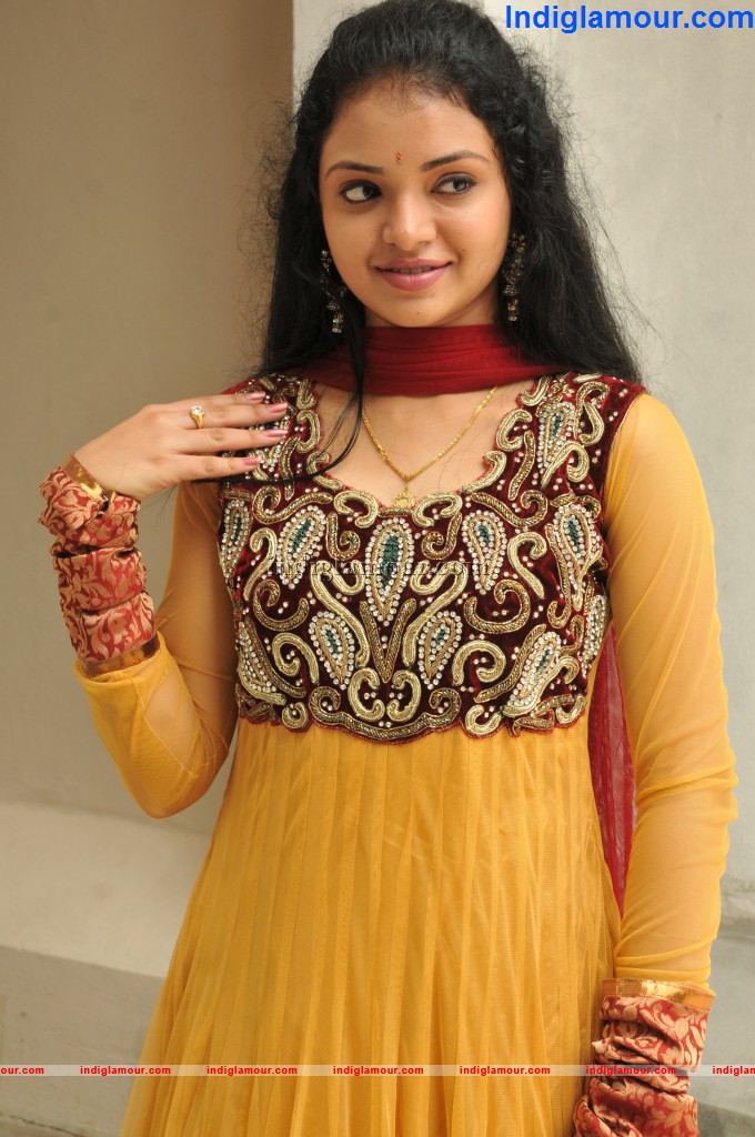 Supraja Actress hd photo